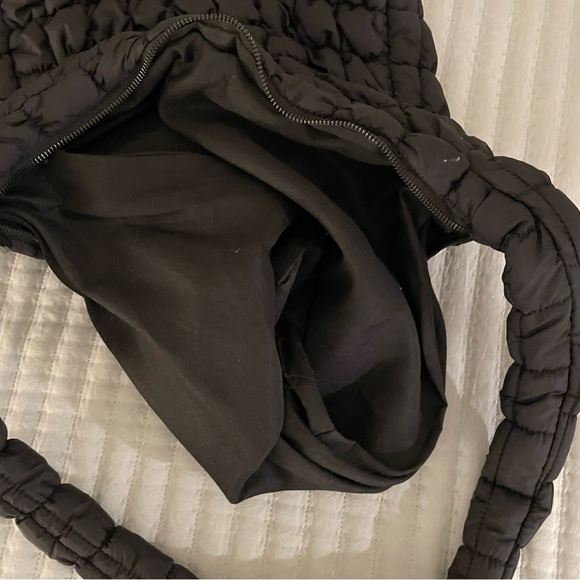 Quilted Pleated Plaid Shoulder Bag with Zipper - Picture 6 of 8